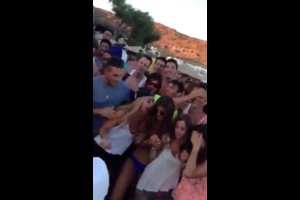 OMG Puso A Una Puta En Plena Playa A Chupar