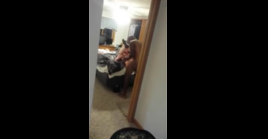 Su Mejor Amigo Los Graba Cuando El Destroza La Rubia