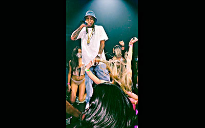 Rapper Tyga breaks an international pussy