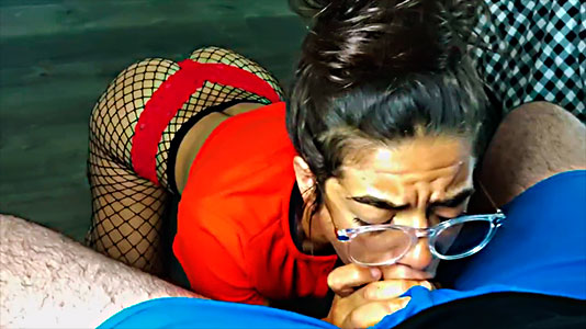 young girl mistreats her throat on that cock and apparently she likes it