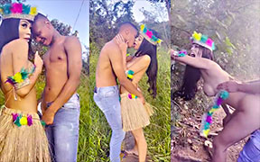 Se Encontró Una Indígena De Los Tiempos Antiguos Y Rompe Su Coño