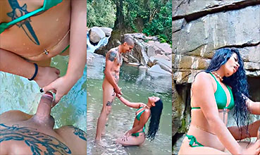 La Pequeña Loly Zaky Se Deja Hasta Orinar En El Rio De Su Novio