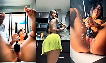 María Obtiene Devastares Squirt A Chorro Con Varios Consoladores